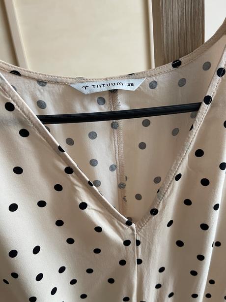 Bodkované šaty, 38