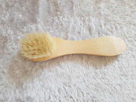 Prirodna kefa na jemne vlasky,