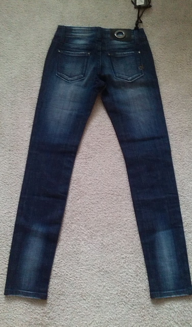 Tmavomodre rifle, 26