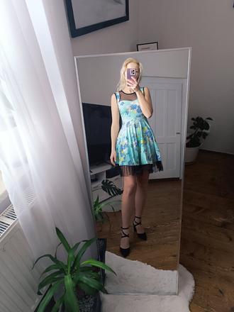 Krásne letné šaty, m