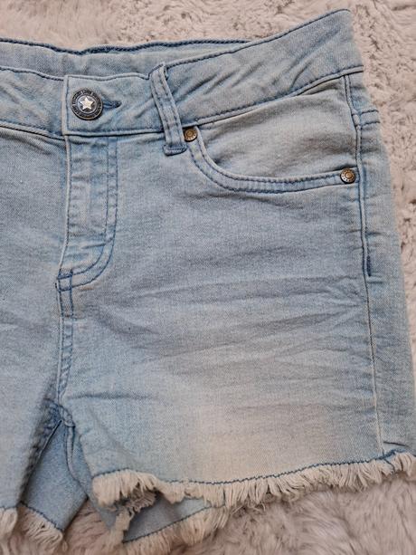 Šortky, kik,152