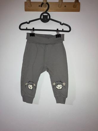 Tepláky pre chlapca s aplikáciou ovečky na kolienk, lindex,68