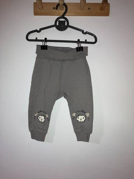 Tepláky pre chlapca s aplikáciou ovečky na kolienk, lindex,68