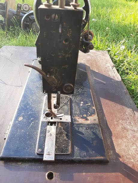 Kayser šijací stroj.,