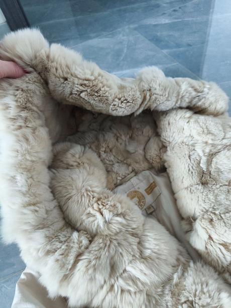 Bunda kara s pravou kozusinou, m