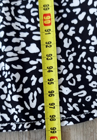 Šaty so vzorovanou sukňou, 40