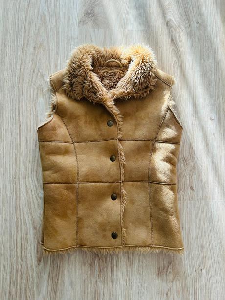 Skvelá kožušinková vesta značky marks & spencer, marks & spencer,116