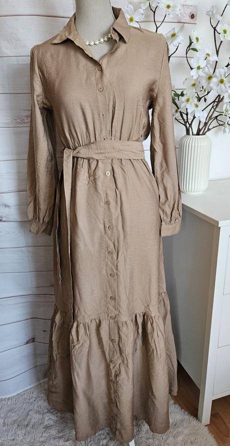 Krásne lahulinké šaty, 38