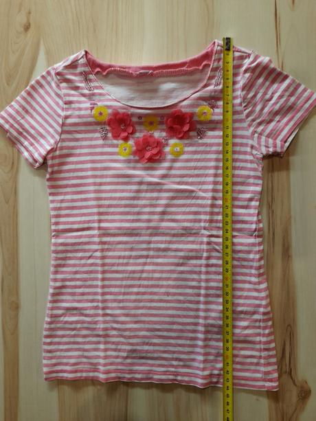 Predĺžené tričko s pásikmi, 104