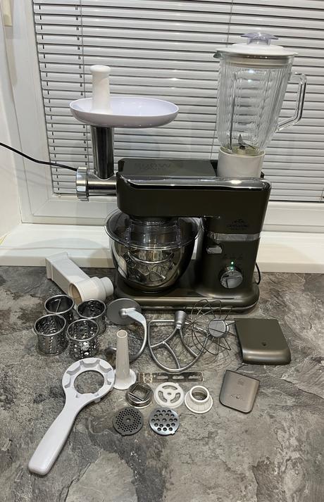 Kuchynský robot eta gratussino bravo ii 0023 90070, eta