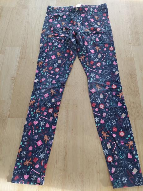 Vianočné legíny, 158