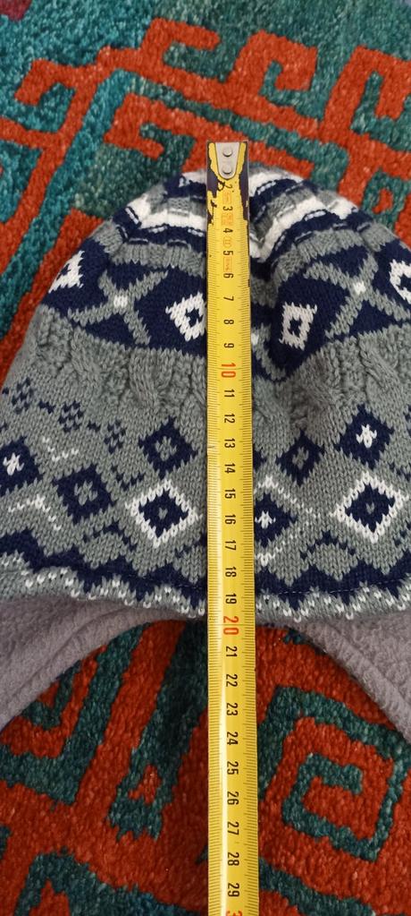 Teplučká čiapka s brnbolcami - nórsky vzor, 110