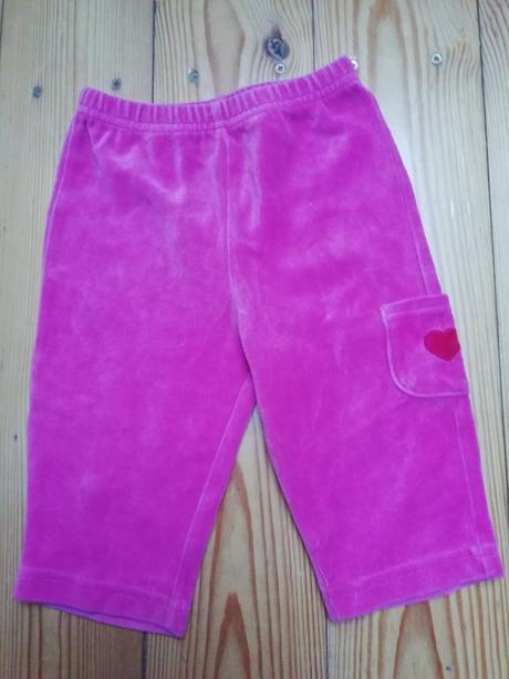 Tepláky so srdiečkom, 74