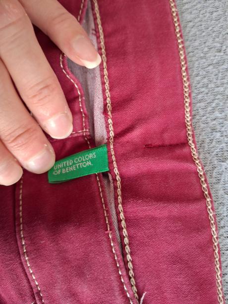 Dievčenské bordové džeginy., 158