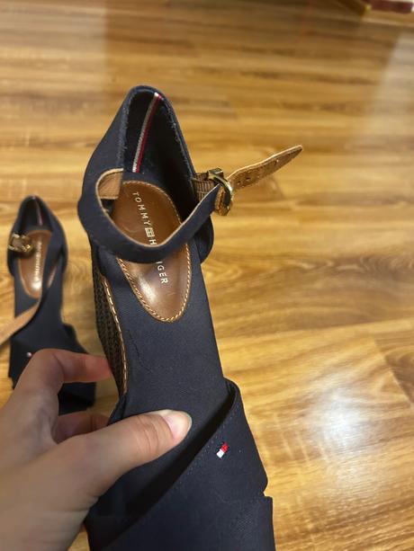 Sandalky, tommy hilfiger,38