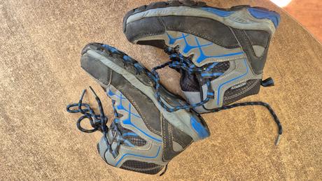 Vyššie topánočky, 30