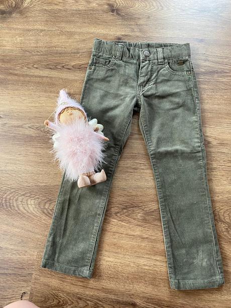 Menčestrové nohavice, 98