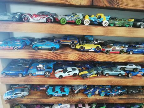 Ponúkam na predaj hot wheels, 
