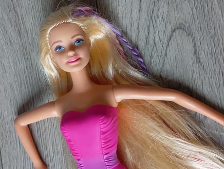 Barbie endless hair kingdom 2015, 
