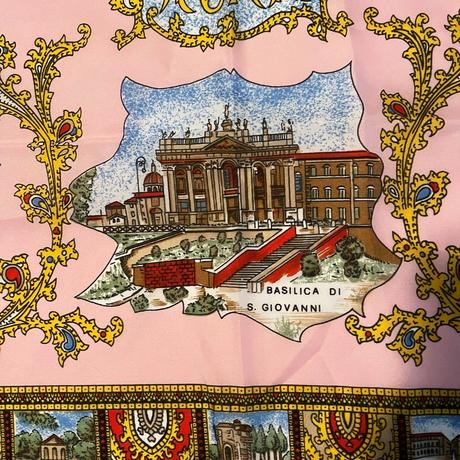 Šatka s motívmi ríma, l