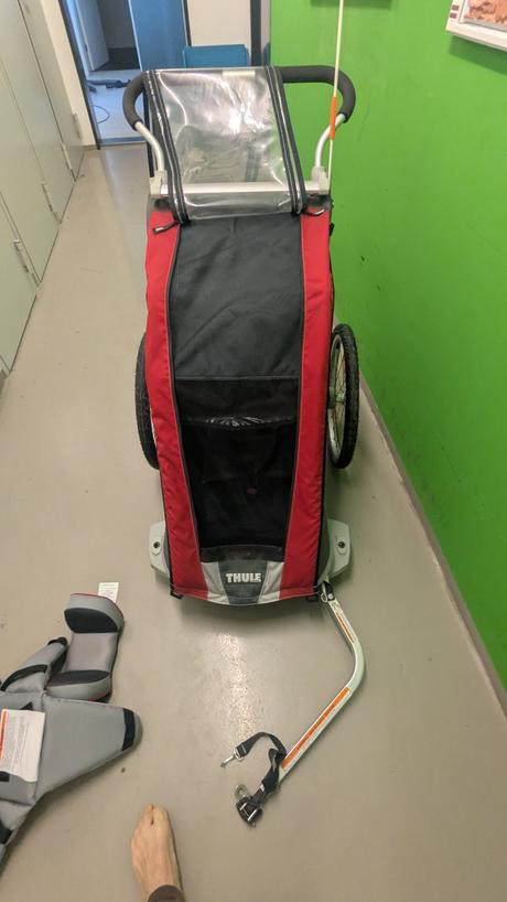 Thule cyklo vozík pre 1 dieťa top stav, 