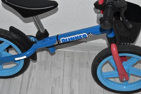 Detské odrážadlo runner s brzdou a košíkom,