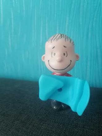 Postavička chlapec peanuts zo snoopy, 