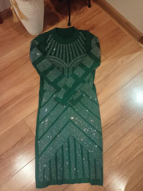 Krásne trblietavé šaty, baty fashion,m