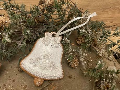 Medovník zvonček - perník s bielou polevou 1 ks, 