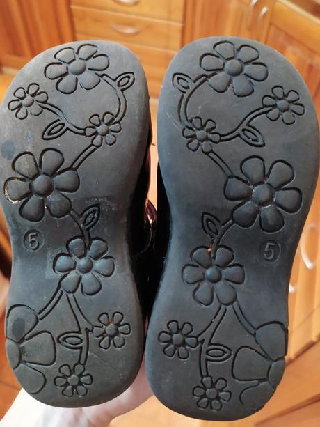 Dievčenské sandále, 19