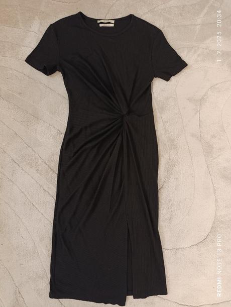 Cierne saty dlhsie, s