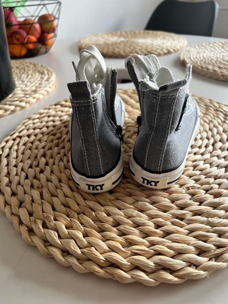 Platenky kotničkove, 28