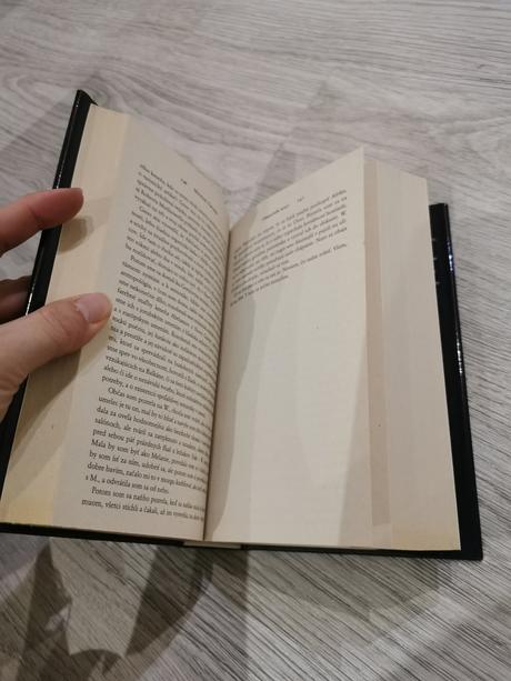 Kniha obratník noci,