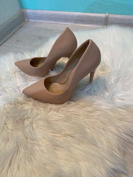 Béžové / krémové lodičky, 37