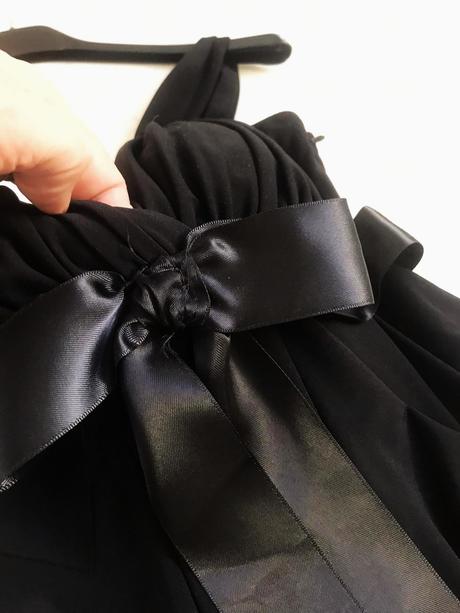 Spoločenské šaty na ramienka, s