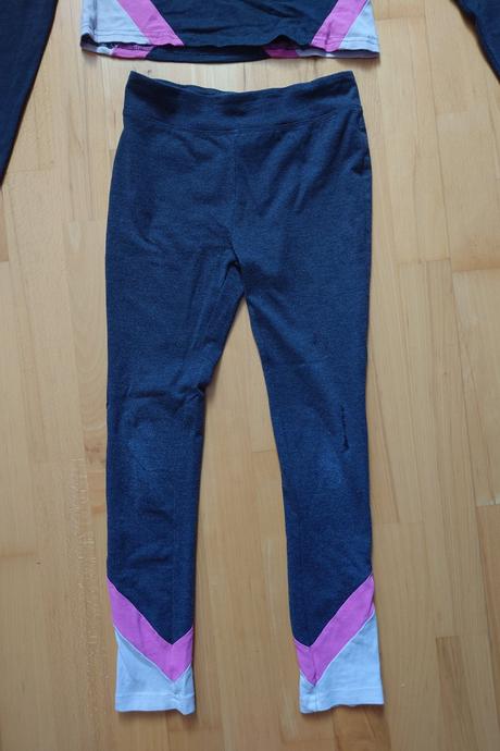 Crop top a leginy, takko,134