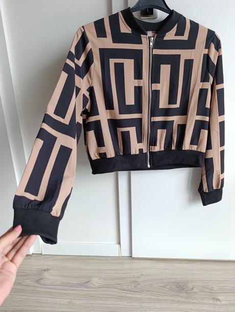 Dámska krátka tenká bunda, m