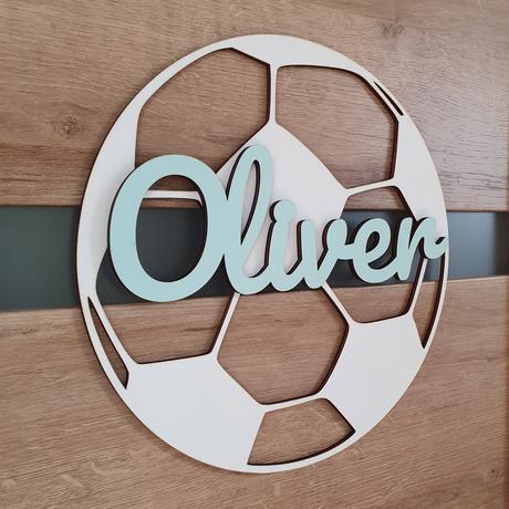 Drevená dekorácia futbalová lopta s menom,