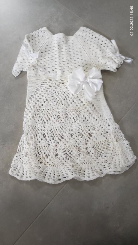 Háčkované šaty, 80