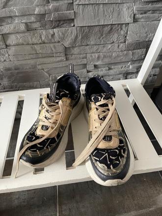 Calvin klein v.39, 39