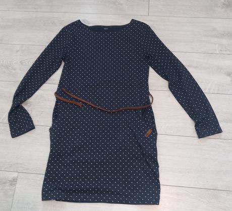 Elegantné  šaty  s dlhým rukávom, 158