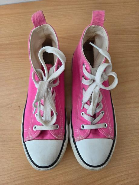 Platené tenisky, 35