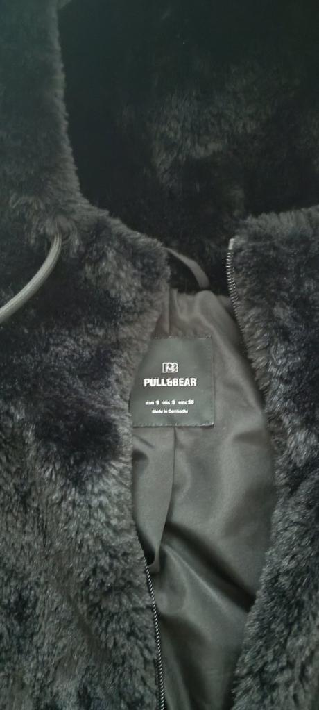Kožušok s kapucňou, pull&bear,s