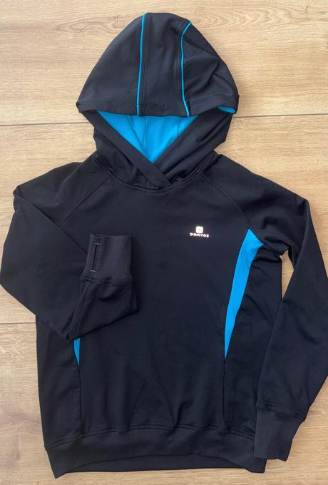 Športová mikina veľ. 140, decathlon,134