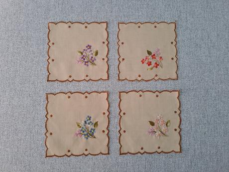 Vyšívaný obrus 4 ks, 