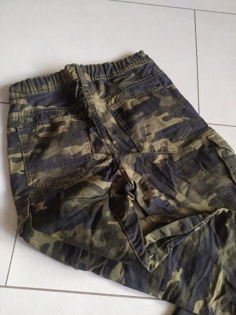 Maskacove nohavice, chapter young,146