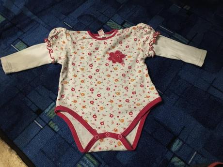 Body s oranžovými kvietkami, 74