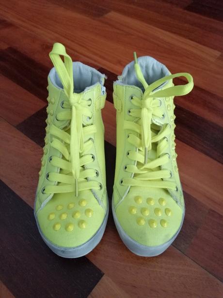 Tyrkysové tramky, lelli kelly,31