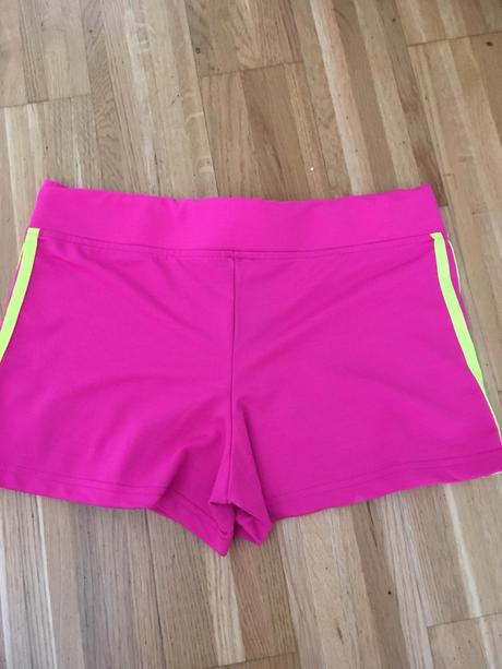 Takmer nové krátke nohavice kúpené v rakúsku, nose, 134