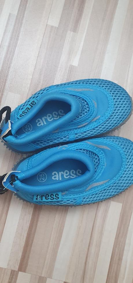 Topánky do vody, 25